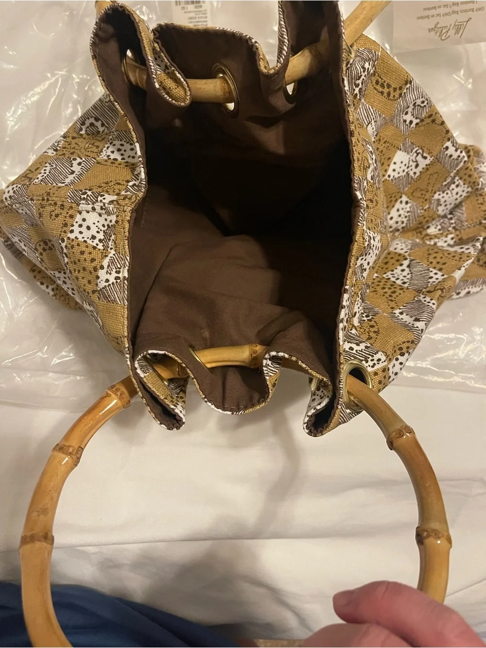 Lilkly Pulitzer Pattern Bamboo Handle Tote Bag in Tan & White